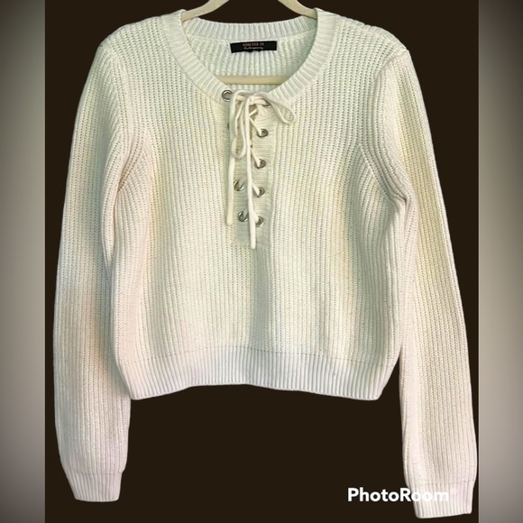 Forever 21 Sweaters - FOREVER 21 Cream Color Lace-Up Front Cropped Sweater, Size Large, GUC.